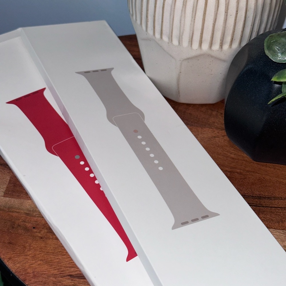 2 APPLE WATCH BANDS 44-45mm BRAND NEW! STONE/ROSE GOLD & RED